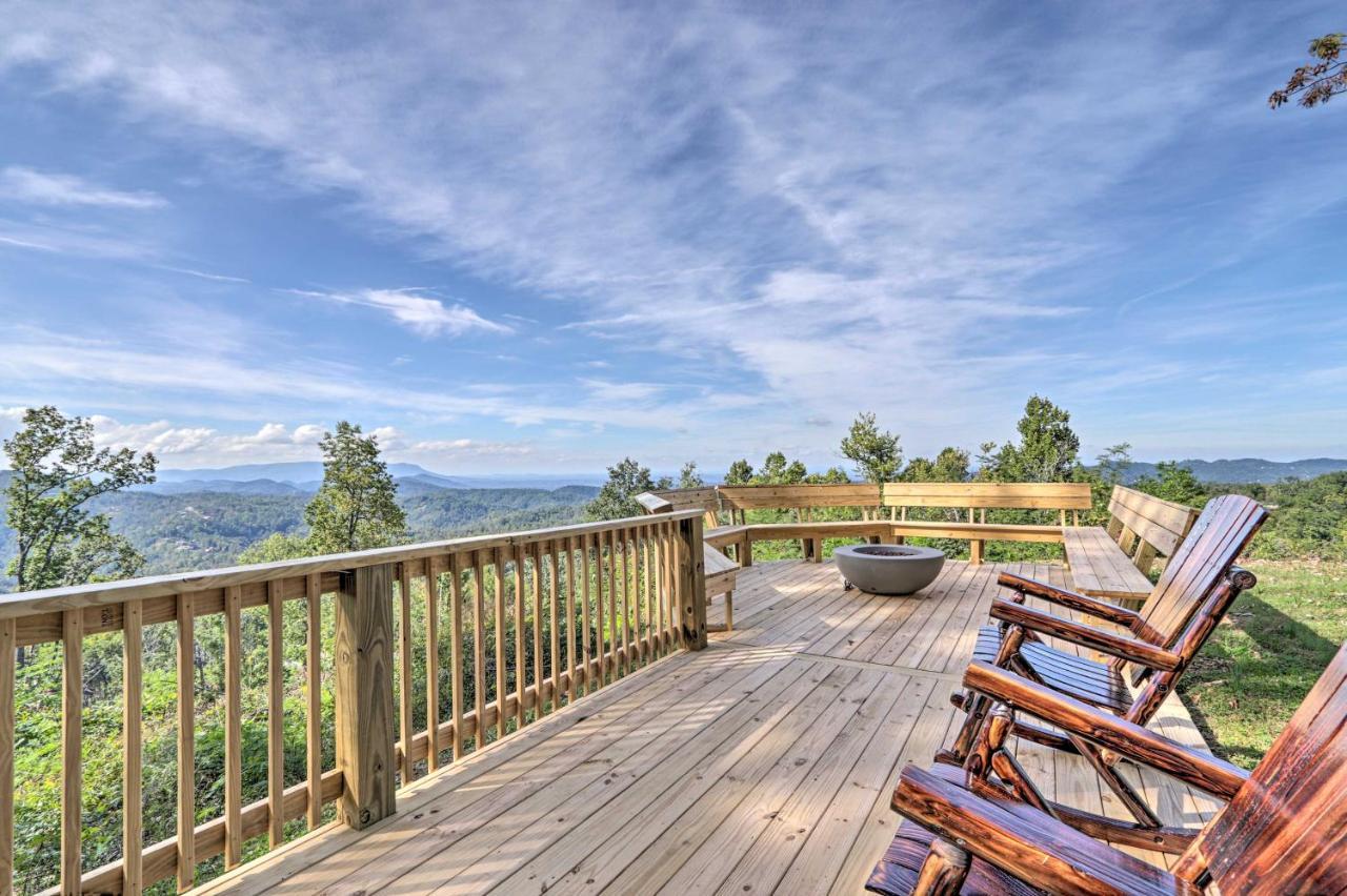 Upscale Gatlinburg Cabin Deck, Fire Pit And Hot Tub Dış mekan fotoğraf