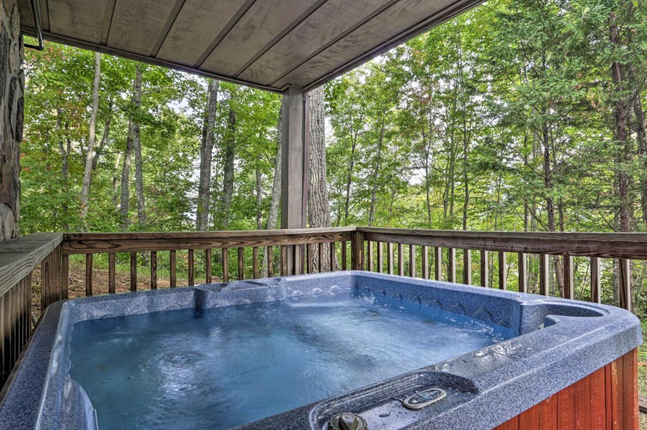 Upscale Gatlinburg Cabin Deck, Fire Pit And Hot Tub Dış mekan fotoğraf