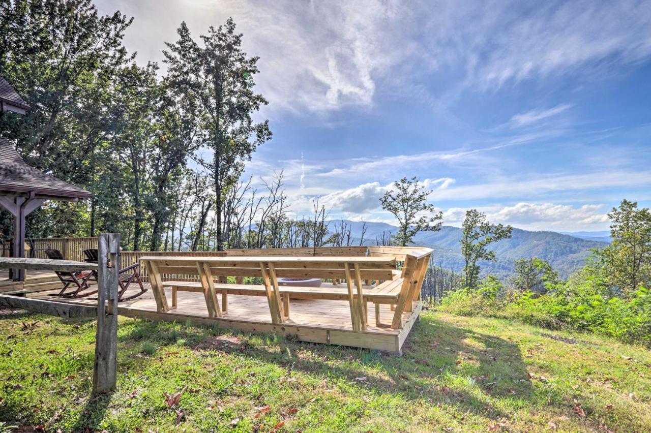 Upscale Gatlinburg Cabin Deck, Fire Pit And Hot Tub Dış mekan fotoğraf